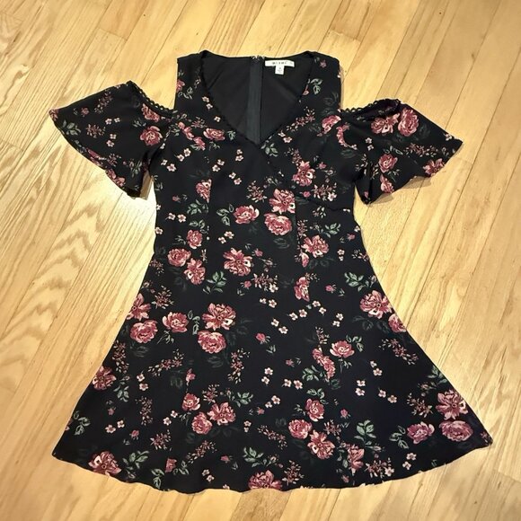 Mi Ami Women's Medium Black Pink Floral Cold Shoulder Mini Dress - Picture 1 of 6